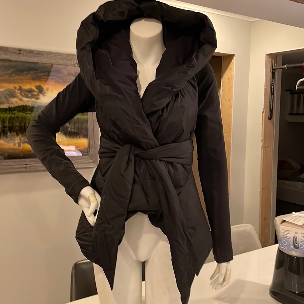 Lululemon black down to the studio jacket